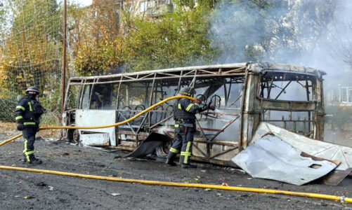 Al menos 30 personas son halladas sin vida en autobuses en Ucrania