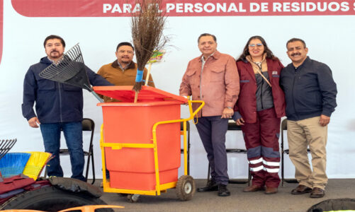 Entrega Ricardo Moreno equipamiento e infraestructura para el personal de limpia