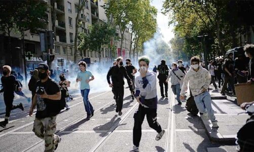 Protestas estudiantiles franceses se extienden sin control