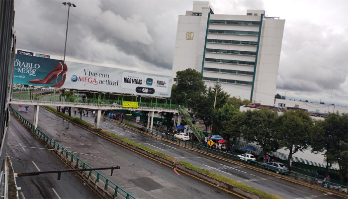 Protesta del IMSS colapsa Toluca
