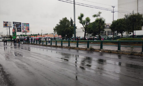 Protesta del IMSS paralizan Paseo Tollocan