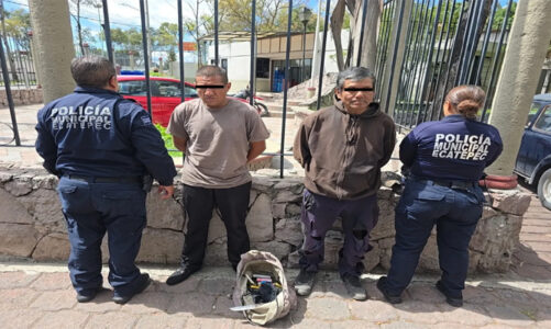 Detiene a dos sujetos por robo a tienda Oxxo
